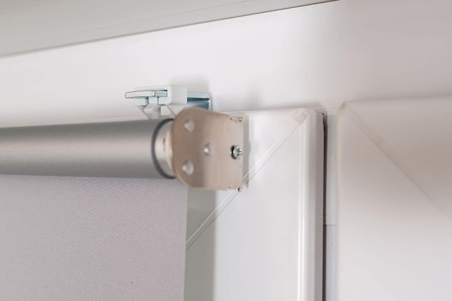 Roleta zaciemniająca K-HOME 60 cm x 200 cm